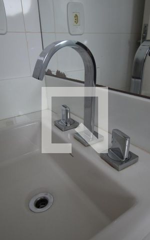 Apartamento para alugar com 90m², 2 quartos e 2 vagasDetalhe do Banheiro da Suite
