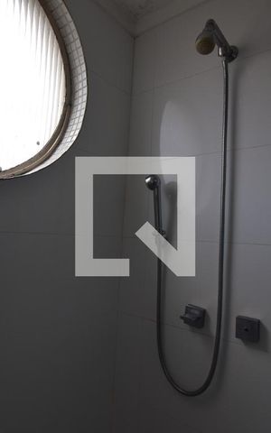 Apartamento para alugar com 90m², 2 quartos e 2 vagasDetalhe do Banheiro da Suite