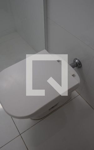 Apartamento para alugar com 90m², 2 quartos e 2 vagasDetalhe do Banheiro da Suite