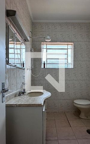 Casa para alugar com 380m², 3 quartos e 2 vagasBanheiro Social