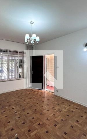 Casa para alugar com 380m², 3 quartos e 2 vagasSala