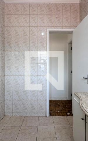 Casa para alugar com 380m², 3 quartos e 2 vagasBanheiro Social