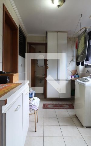 Apartamento à venda com 138m², 4 quartos e 2 vagasLavanderia