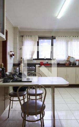Apartamento à venda com 138m², 4 quartos e 2 vagasCozinha