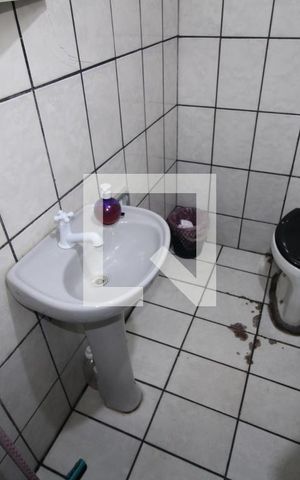 Casa para alugar com 450m², 3 quartos e 2 vagasBanheiro