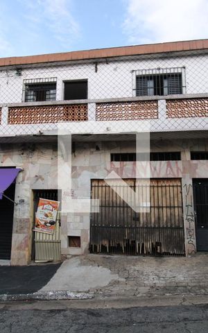 Casa para alugar com 450m², 3 quartos e 2 vagasFachada