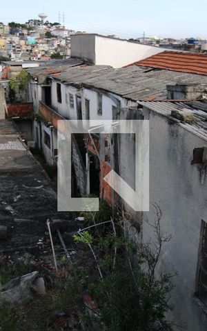 Casa para alugar com 450m², 3 quartos e 2 vagasArea sem construir