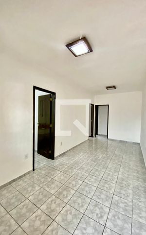 Casa à venda com 62m², 2 quartos e 1 vagaSala
