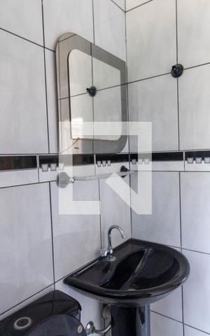 Casa à venda com 240m², 4 quartos e 4 vagas Casa à venda com 240m², 4 quartos e 4 vagasBanheiro da Suíte 2