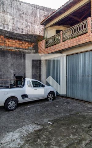 Casa à venda com 300m², 3 quartos e 2 vagas Casa à venda com 300m², 3 quartos e 2 vagasGaragem