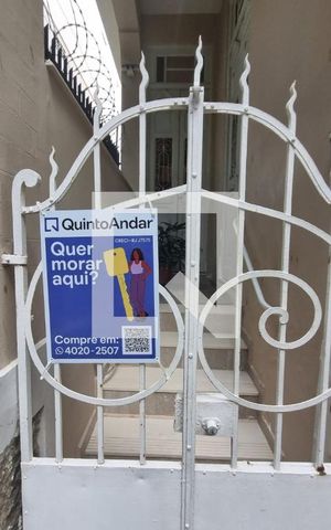 Casa à venda com 270m², 5 quartos e sem vaga Casa à venda com 270m², 5 quartos e sem vagaFachada Placa