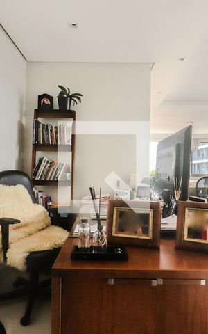 Apartamento à venda com 186m², 3 quartos e 2 vagas Apartamento à venda com 186m², 3 quartos e 2 vagasSala