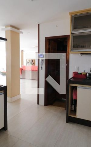 Casa à venda com 680m², 5 quartos e 5 vagasCozinha