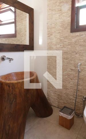 Casa à venda com 680m², 5 quartos e 5 vagasLavabo