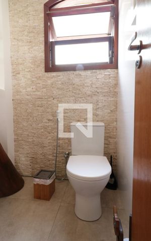 Casa à venda com 680m², 5 quartos e 5 vagasLavabo