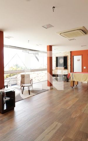 Casa à venda com 680m², 5 quartos e 5 vagasSalão de jogos