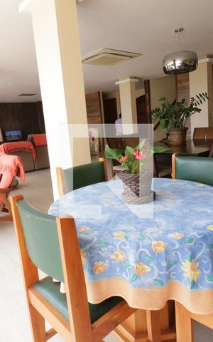 Casa à venda com 680m², 5 quartos e 5 vagasSala