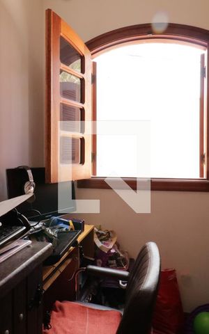 Casa à venda com 680m², 5 quartos e 5 vagasEscritório