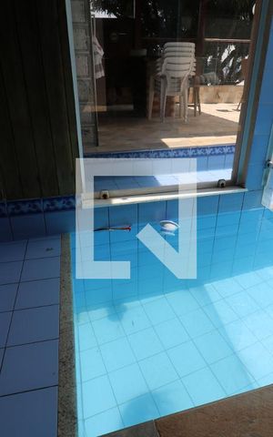 Casa à venda com 680m², 5 quartos e 5 vagasSauna