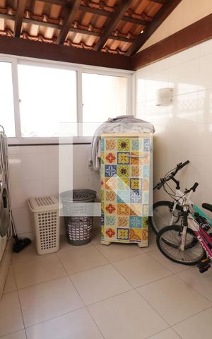 Casa à venda com 680m², 5 quartos e 5 vagasLavanderia