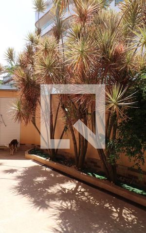 Casa à venda com 680m², 5 quartos e 5 vagasEntrada