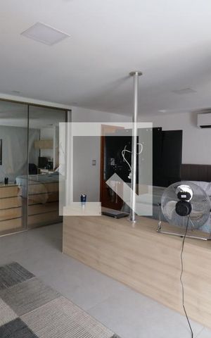 Casa à venda com 680m², 5 quartos e 5 vagasSuíte 2