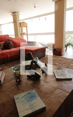 Casa à venda com 680m², 5 quartos e 5 vagasSala
