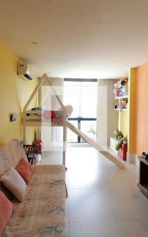 Casa à venda com 680m², 5 quartos e 5 vagasSuíte 1