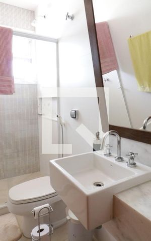 Casa à venda com 680m², 5 quartos e 5 vagasBanheiro Social