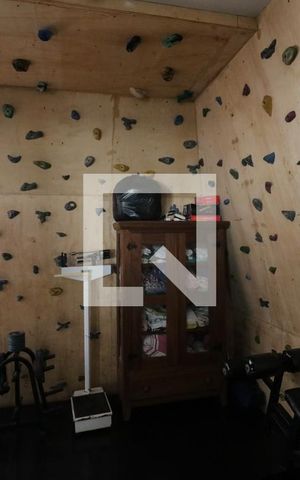 Casa à venda com 680m², 5 quartos e 5 vagasAcademia