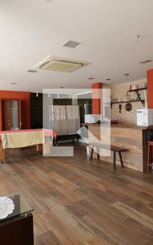 Casa à venda com 680m², 5 quartos e 5 vagasSalão de jogos