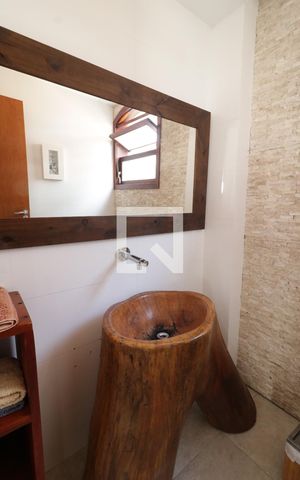 Casa à venda com 680m², 5 quartos e 5 vagasLavabo