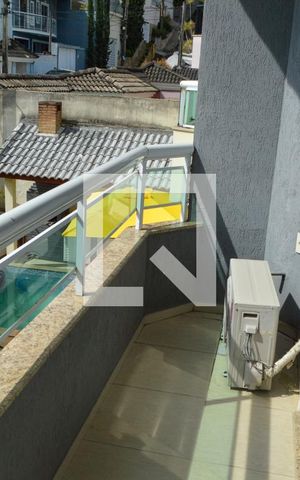Casa de condomínio à venda com 225m², 6 quartos e 1 vaga Casa de condomínio à venda com 225m², 6 quartos e 1 vagaVaranda da Suíte 2