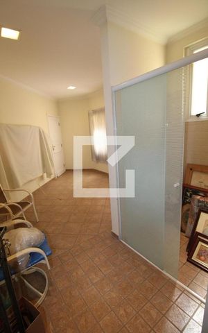 Casa para alugar com 800m², 5 quartos e 8 vagasSaleta