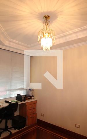 Casa para alugar com 800m², 5 quartos e 8 vagasEscritório