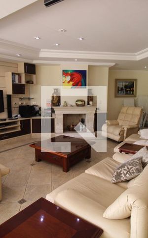 Casa para alugar com 800m², 5 quartos e 8 vagasSala 2
