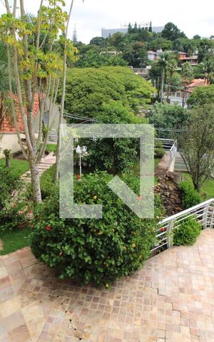 Casa para alugar com 800m², 5 quartos e 8 vagasÁrea externa