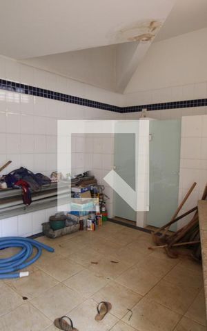 Casa para alugar com 800m², 5 quartos e 8 vagasVestiario