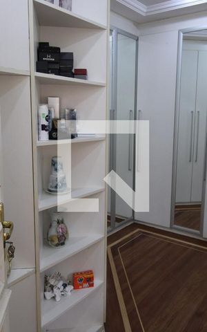 Casa para alugar com 800m², 5 quartos e 8 vagasCloset da suíte 1