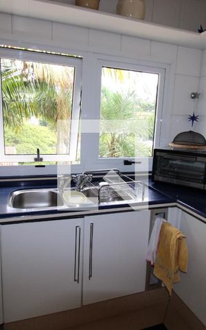 Casa para alugar com 800m², 5 quartos e 8 vagasCozinha