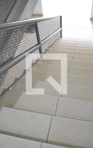 Apartamento para alugar com 56m², 3 quartos e 1 vagaEscada