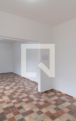 Casa para alugar com 37m², 1 quarto e sem vaga Casa para alugar com 37m², 1 quarto e sem vagaStudio