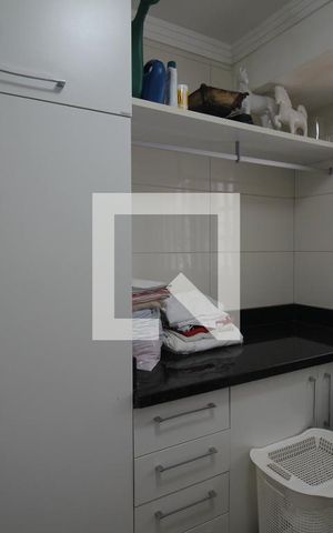 Casa à venda com 416m², 4 quartos e 8 vagasLavanderia