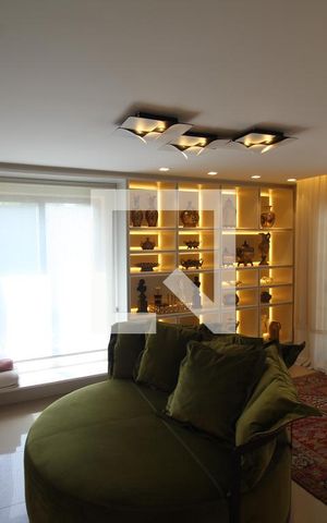 Casa à venda com 416m², 4 quartos e 8 vagasSala