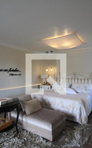 Casa à venda com 416m², 4 quartos e 8 vagasSuíte