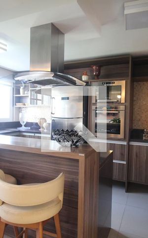 Casa à venda com 416m², 4 quartos e 8 vagasCozinha