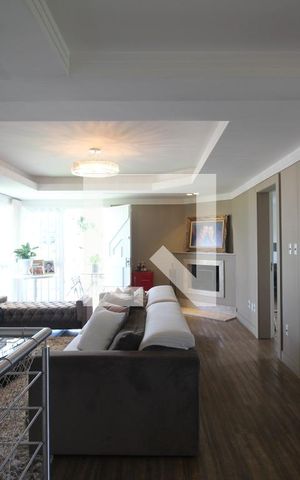 Casa à venda com 416m², 4 quartos e 8 vagasSala de TV