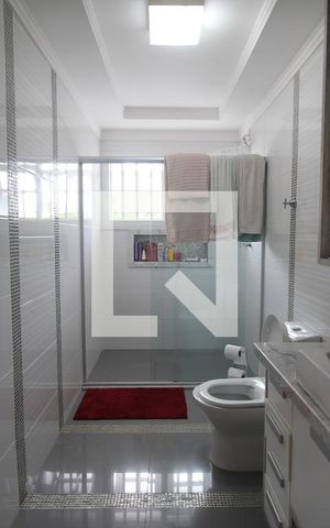 Casa à venda com 416m², 4 quartos e 8 vagasBanheiro 2