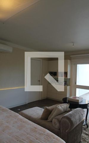 Casa à venda com 416m², 4 quartos e 8 vagasSuíte