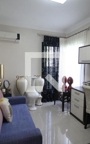Casa à venda com 416m², 4 quartos e 8 vagasEscritório
